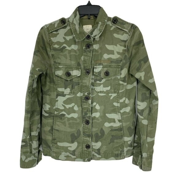 Gap Jacket Womens Sz XS Green Camo Button Up Collared Shoulder Strap Long Sleeve - Picture 1 of 7